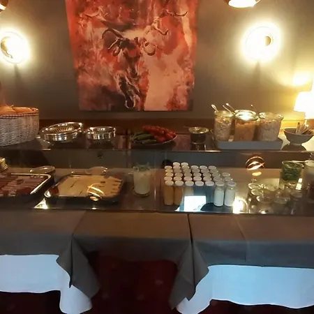 Der Hirsch & Frederix - Altstadthotel & Restaurant מלון