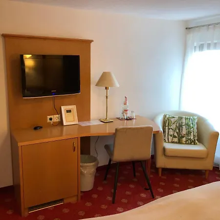 Der Hirsch & Frederix - Altstadthotel & Restaurant 3* גנגנבאך