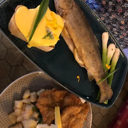 Der Hirsch & Frederix - Altstadthotel & Restaurant 3* גנגנבאך