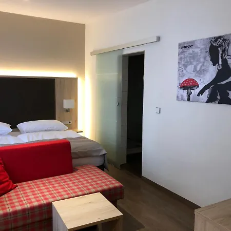 מלון Der Hirsch & Frederix - Altstadthotel & Restaurant