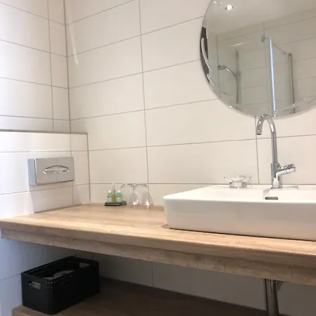 מלון Der Hirsch & Frederix - Altstadthotel & Restaurant 3*