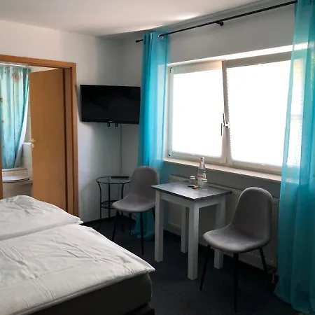 Der Hirsch & Frederix - Altstadthotel & Restaurant 3* גנגנבאך