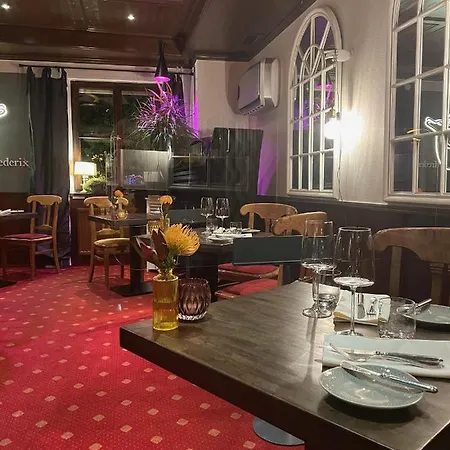 מלון Der Hirsch & Frederix - Altstadthotel & Restaurant גנגנבאך