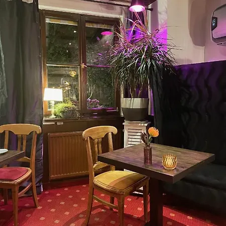 Der Hirsch & Frederix - Altstadthotel & Restaurant מלון