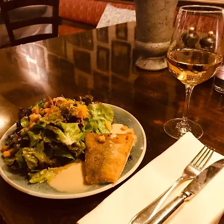 מלון Der Hirsch & Frederix - Altstadthotel & Restaurant 3*