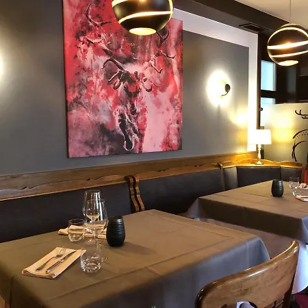 Der Hirsch & Frederix - Altstadthotel & Restaurant מלון גנגנבאך