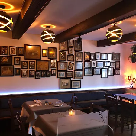 Der Hirsch & Frederix - Altstadthotel & Restaurant 3* גנגנבאך