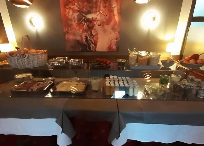 Der Hirsch & Frederix - Altstadthotel & Restaurant Szálloda