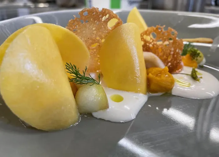 Der Hirsch & Frederix - Altstadthotel & Restaurant Szálloda