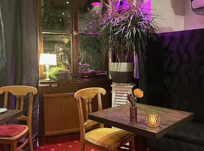 Der Hirsch & Frederix - Altstadthotel & Restaurant Szálloda